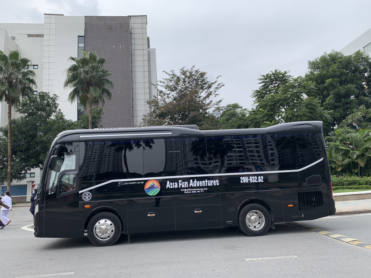Transfer car to/ from Halong Bay